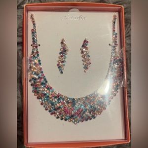 Natasha necklace and earrings set